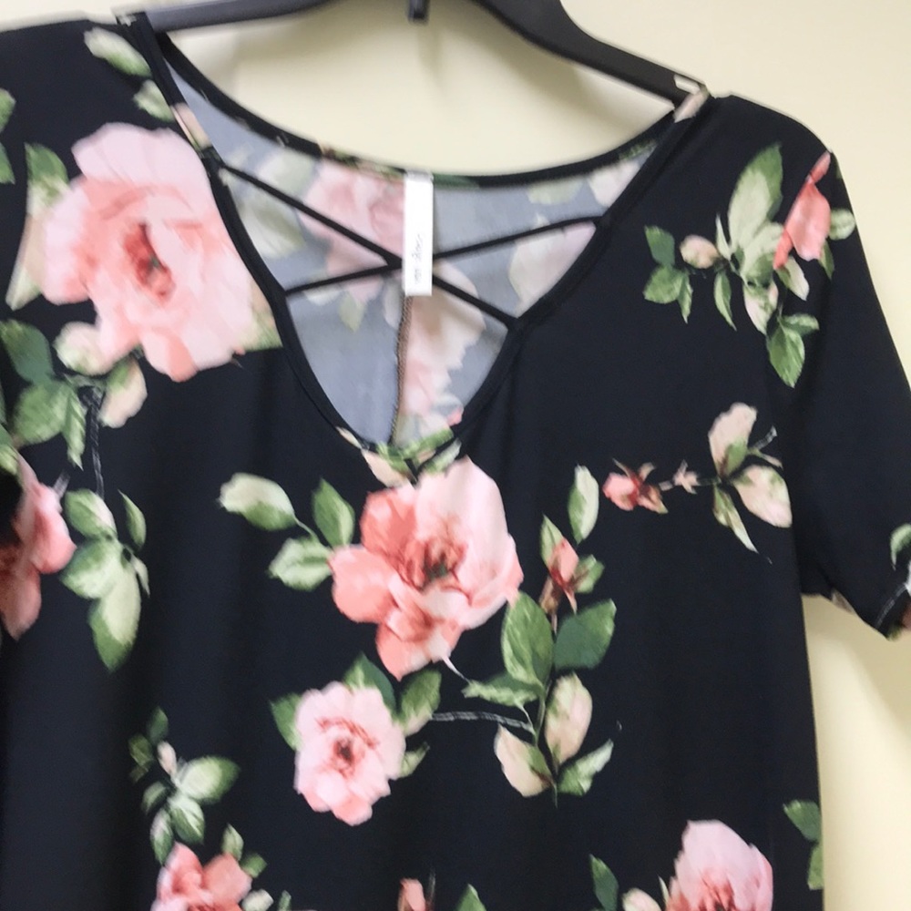 Dress size medium, new - Picture 4 of 4